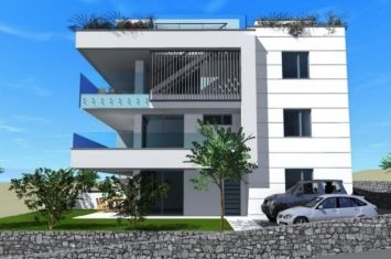 ATRAKTIVAN APARTMAN S BAZENOM I POGLEDOM NA MORE, NA MIRNOJ LOKACIJI!